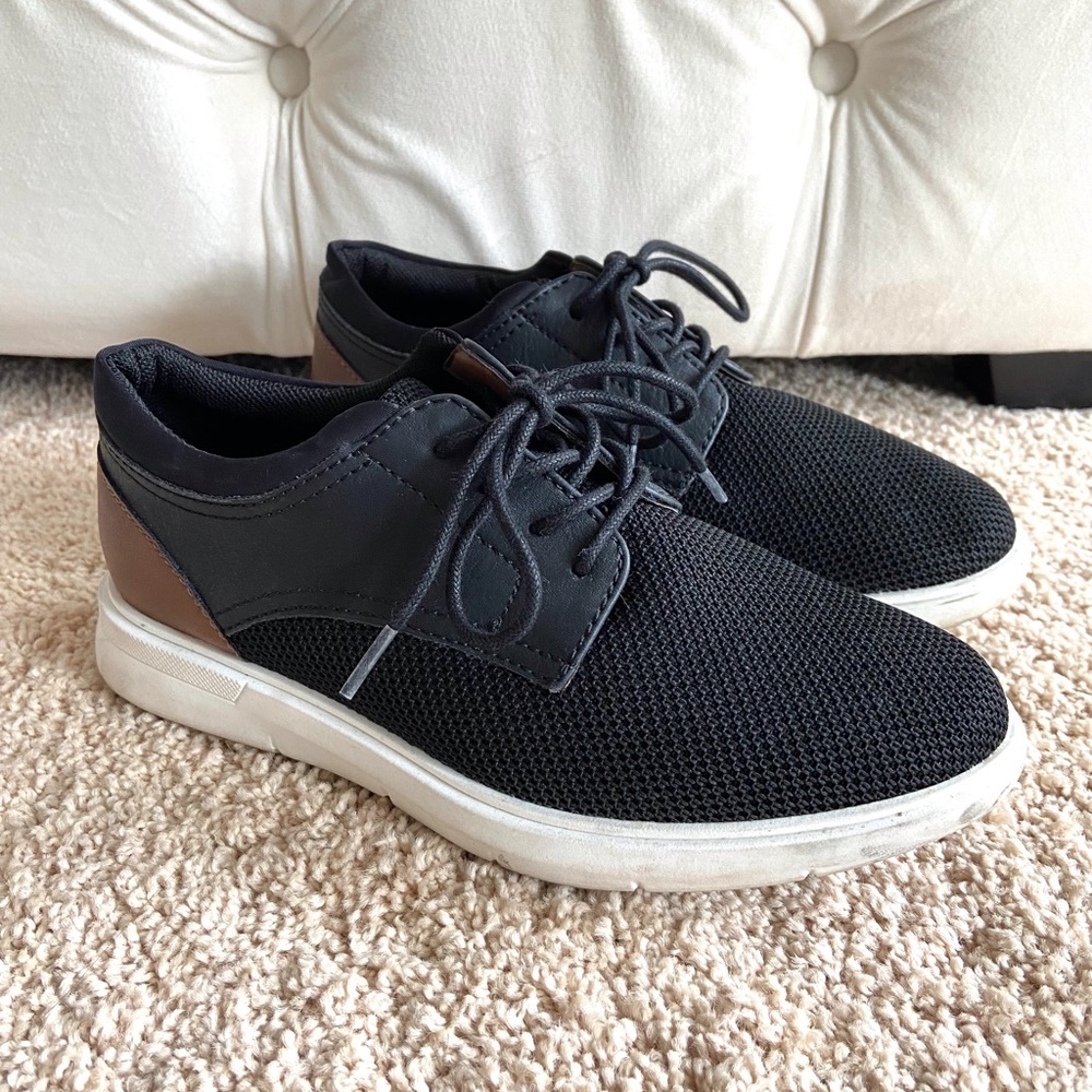 Boys dress shoe- Size 2